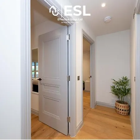 High Quality 2 Bedroom Church Apartment With Free Parking Shrewsbury Exterior photo