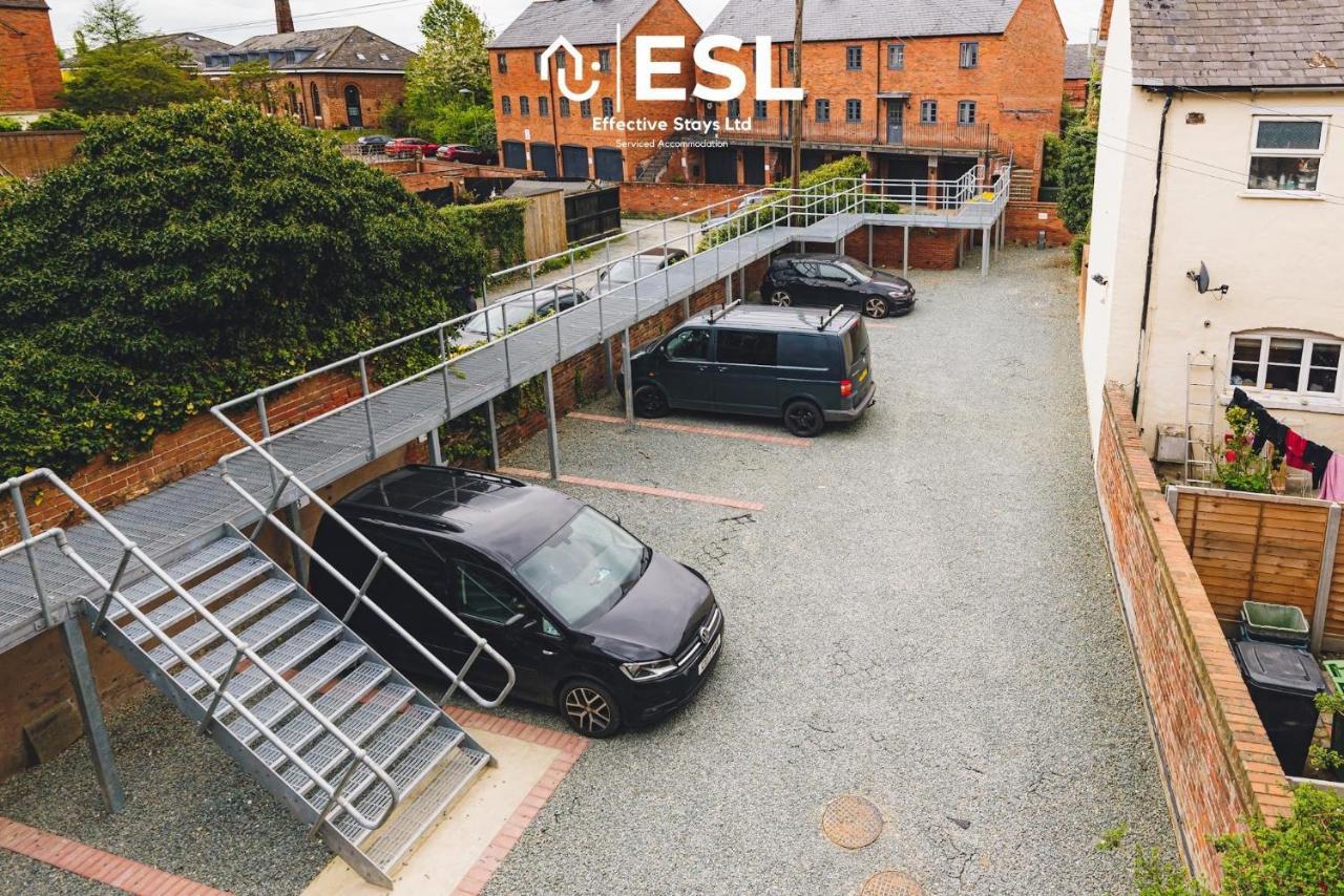 High Quality 2 Bedroom Church With Free Parking Apartment Shrewsbury